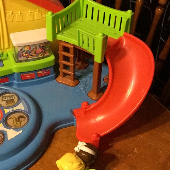 2013 Little People Preschool Place play set - Picture 5 of 11